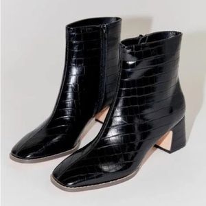 Urban Outfitters Kate Croc Ankle Boots (7)